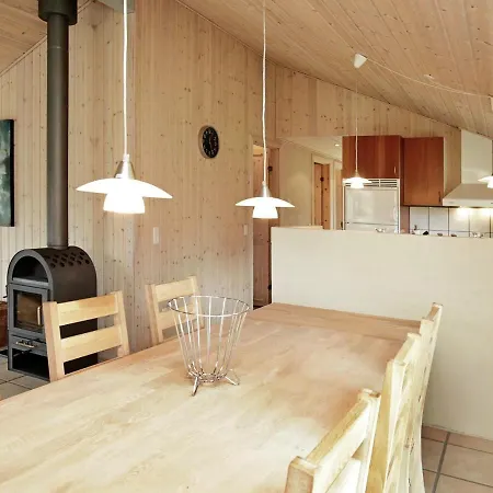 Three-bedroom Holiday In 35 Casa vacanze Oksbøl
