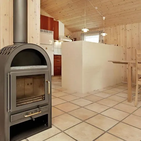 Three-bedroom Holiday In 35 Casa vacanze Oksbøl